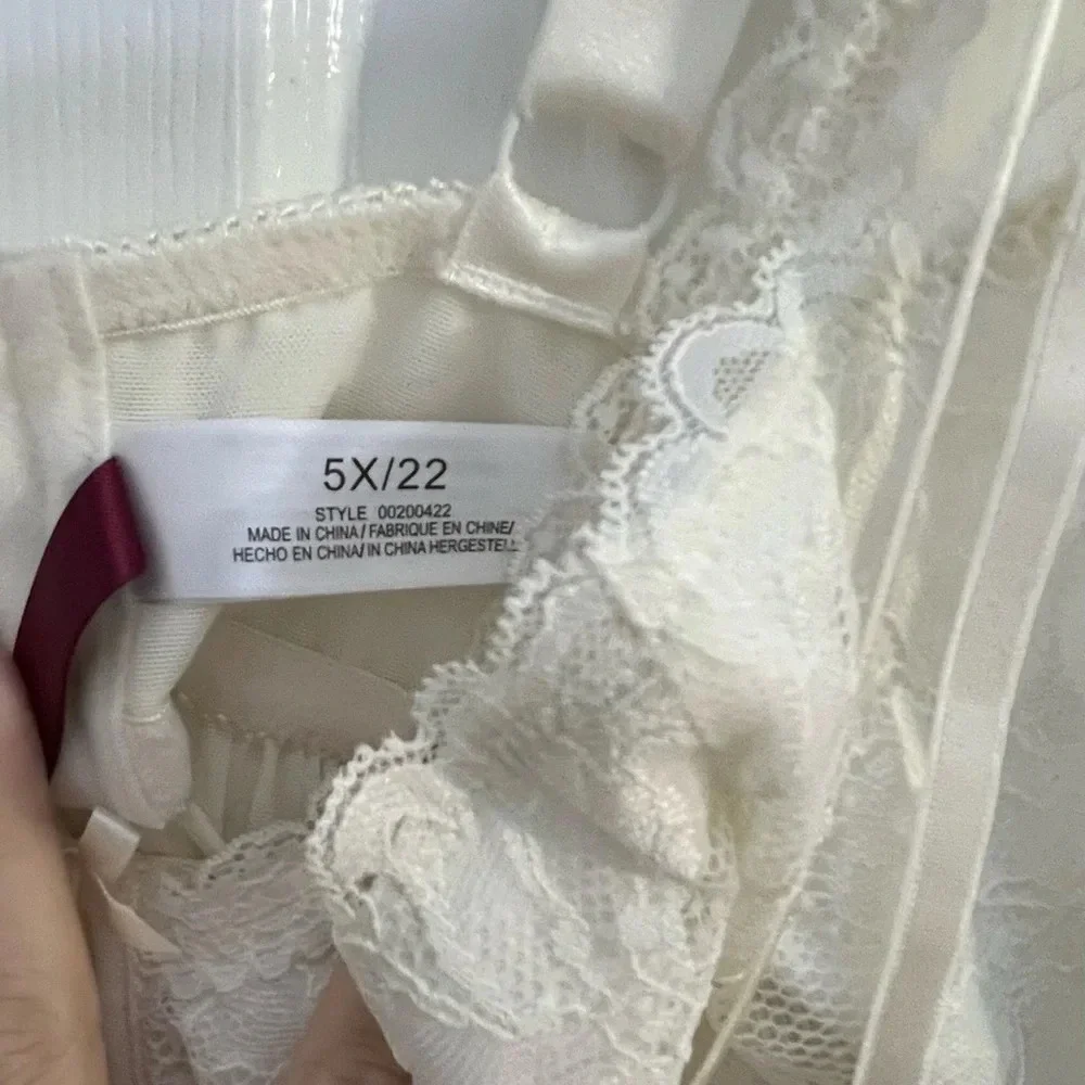 ☘️ NWOT City Chic Hips & Curves Eve Strappy Babydoll- Ivory Size 22 - Picture 5 of 7